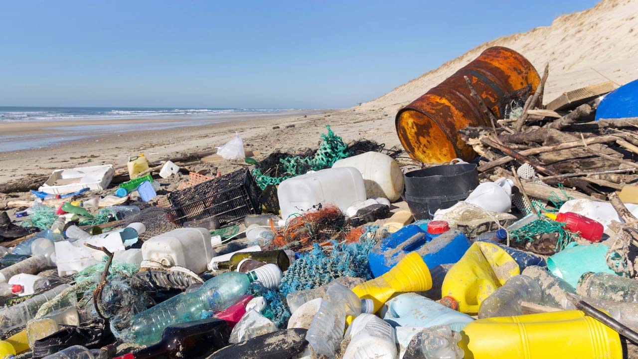 Don advocates technological innovations to tackle plastic waste crises